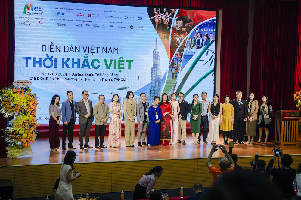 Diễn đàn Việt Nam -Thời khắc Việt, kết nối và phát triển nguồn lực con người