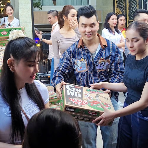 43a5dbd3353f9161c82e-1839 Cùng mang lại niềm vui cho nhiều người là lựa chọn ý nghĩa của Ưng Hoàng Phúc trong ngày sinh nhật