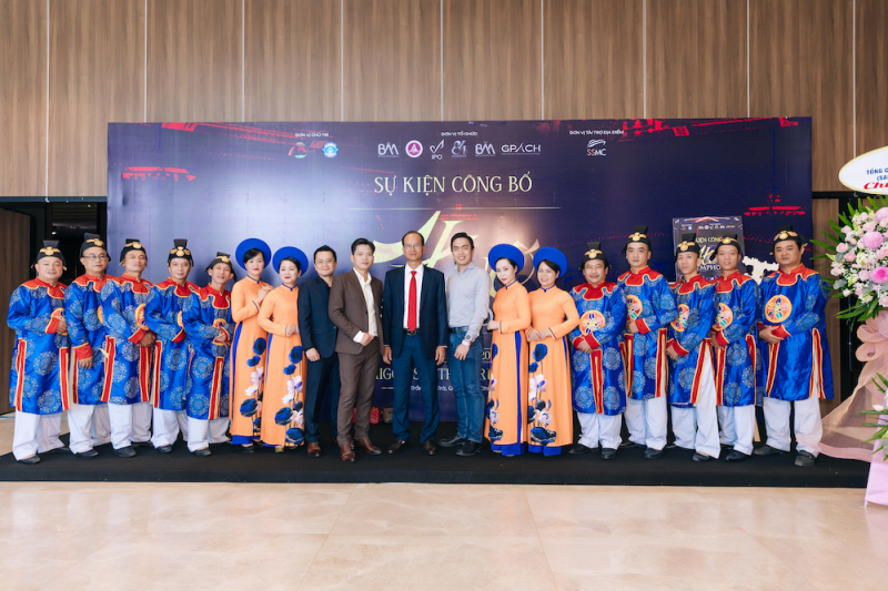 Ban nhã nhạc cung đình Huế biểu diễn tại sự klện ra mắt