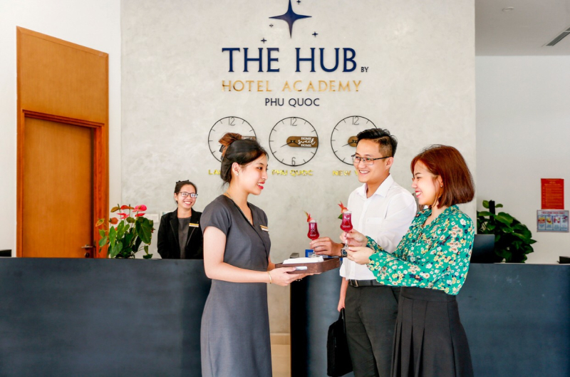 ok-2033 Nhân sự trong ngành hospitality có thể thành công ở nhiều vị trí việc làm khác nhau.