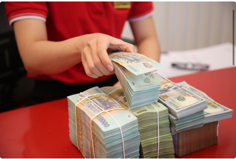 okkk-1032 Ngân hàng dồn dập phát hành trái phiếu gần đây để bù đắp sự tăng trưởng của tài sản có trọng số rủi ro. Ảnh: TL.