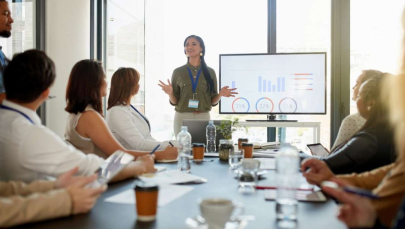 startup-2-1616 Duy trì mối quan hệ với các nhà đầu tư giúp startup có thêm nhiều cơ hội gọi vốn ở những vòng sau. Ảnh: T.L.