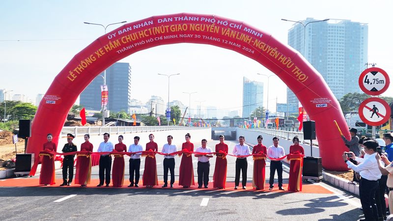 Thông xe cầu Phước Long, người dân khu nam TP.HCM