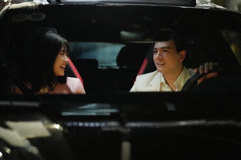 Good Boy Lê Xuân Tiền và Bad Boy Ma Ran Đô quyết tâm cưa đổ nàng thơ Thiên Ân trong Nụ Hôn Bạc Tỷ