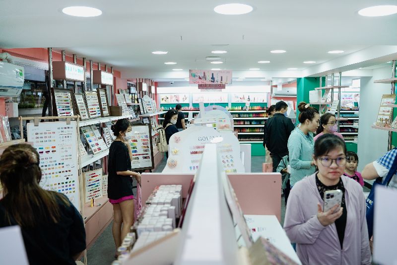 NAIL LA MOS đại diện cho sự kết hợp hoàn hảo giữa chất lượng, đa dạng, và tính trendy