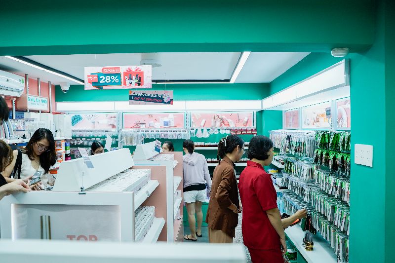 NAIL LA MOS đại diện cho sự kết hợp hoàn hảo giữa chất lượng, đa dạng, và tính trendy