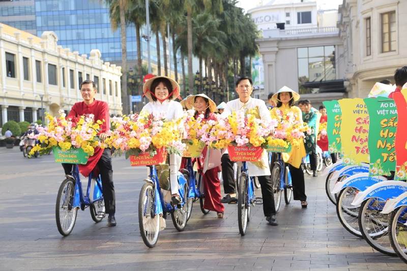 Có gì ở chợ hoa xuân “Trên bến dưới thuyền” Tết Ất Tỵ 2025