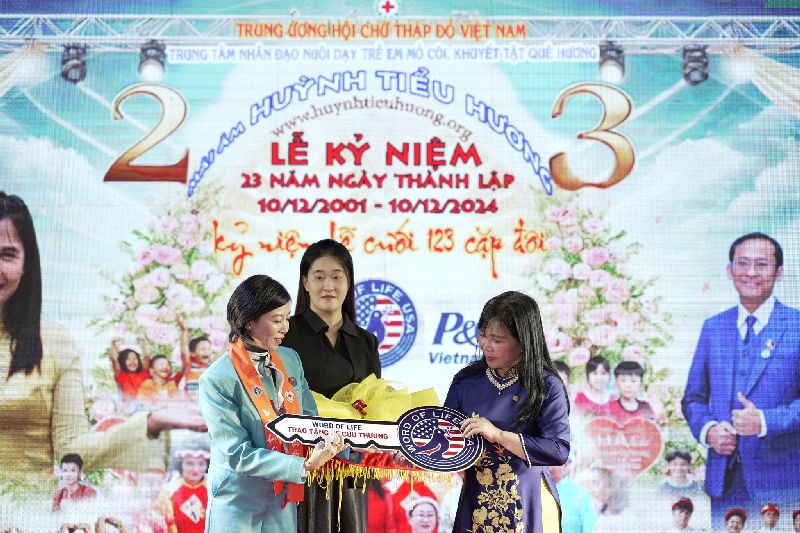 Lễ cưới tập thể cho các cặp đôi kém may mắn