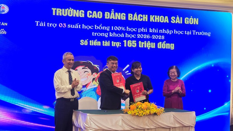 Quỹ Học bổng Vừ A Dính khởi động ‘Hành trình mùa xuân lên rừng xuống biển’