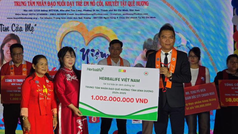 Quá trình 24 năm của bà mẹ đông con nhất Việt Nam