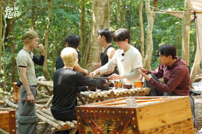 Isaac “gánh team” giữa rừng sâu, RHYDER gây bất ngờ trong hành trình sinh tồn của dàn Anh trai