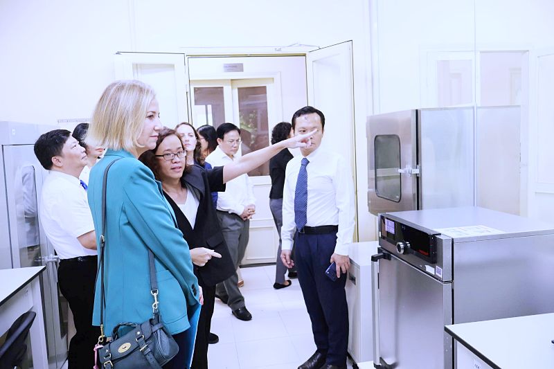 Hợp tác Việt Nam – Hoa Kỳ nâng năng lực xét nghiệm bệnh truyền nhiễm