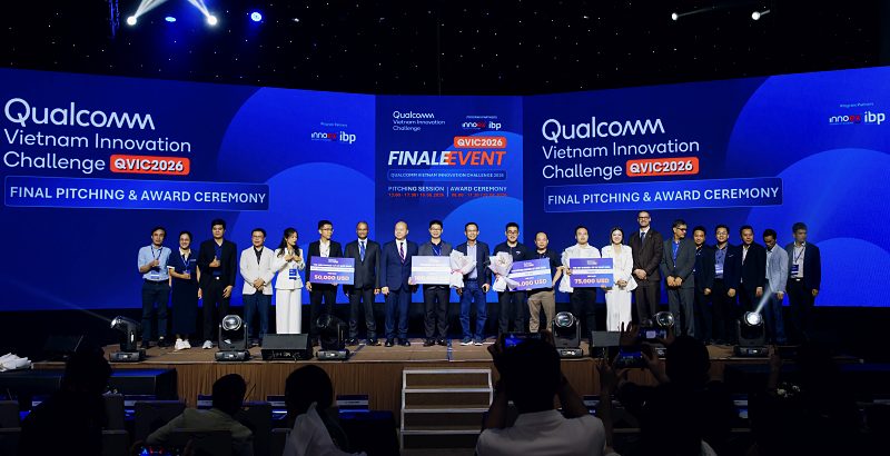 Startup Việt giành 255.000 USD với loạt giải pháp AI, robot và IoT