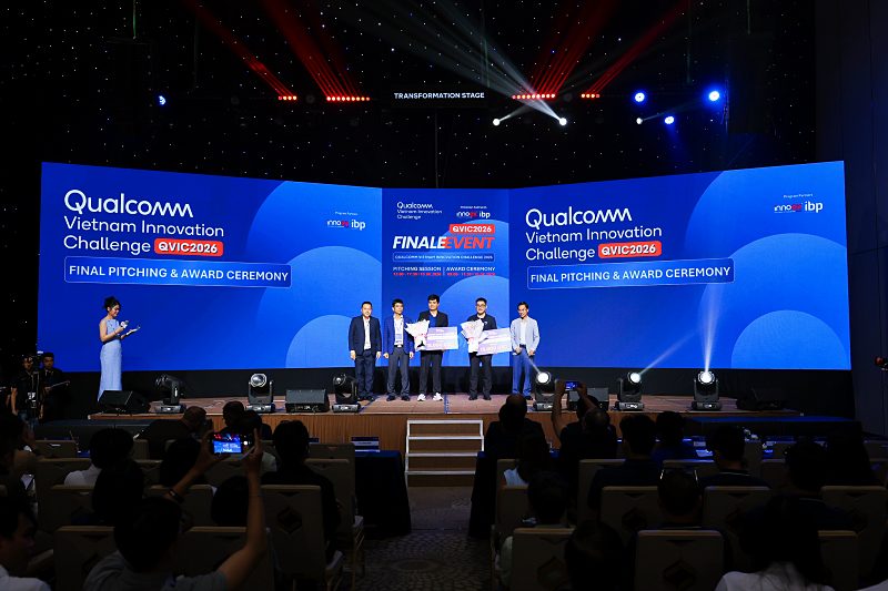 Startup Việt giành 255.000 USD với loạt giải pháp AI, robot và IoT