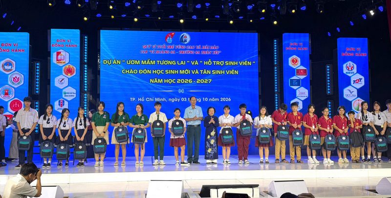Học bổng tiếp sức 402 học sinh, sinh viên vùng khó